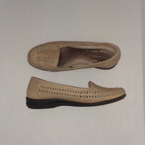 Covington Beige Leather Flats Size 7W